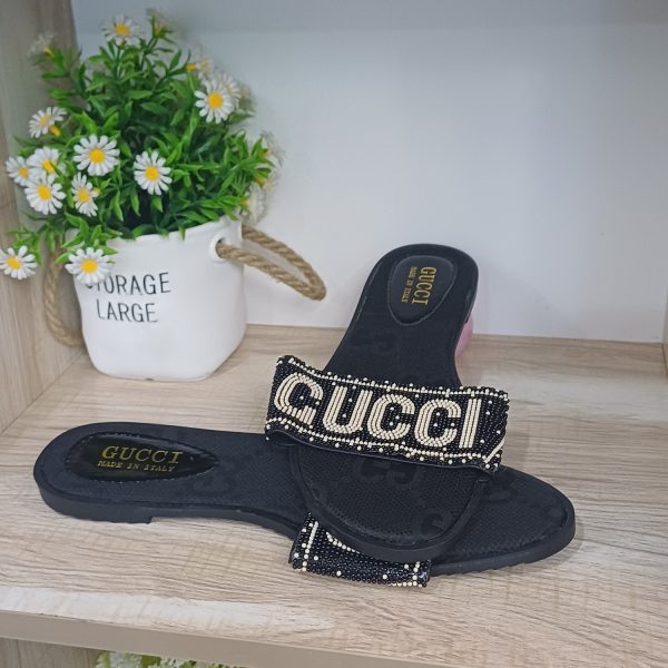 Beaded Designer Slippers – Elegant & Comfortable