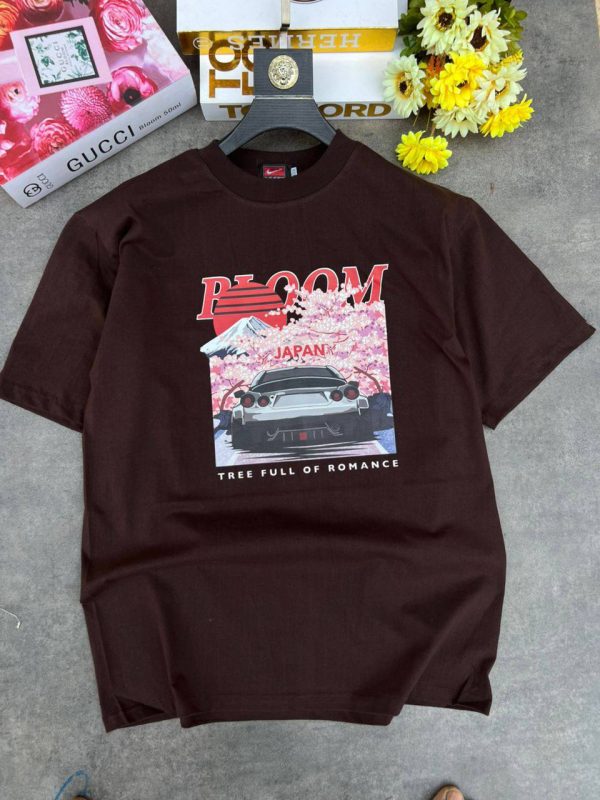 Graphic T-shirt - Image 3